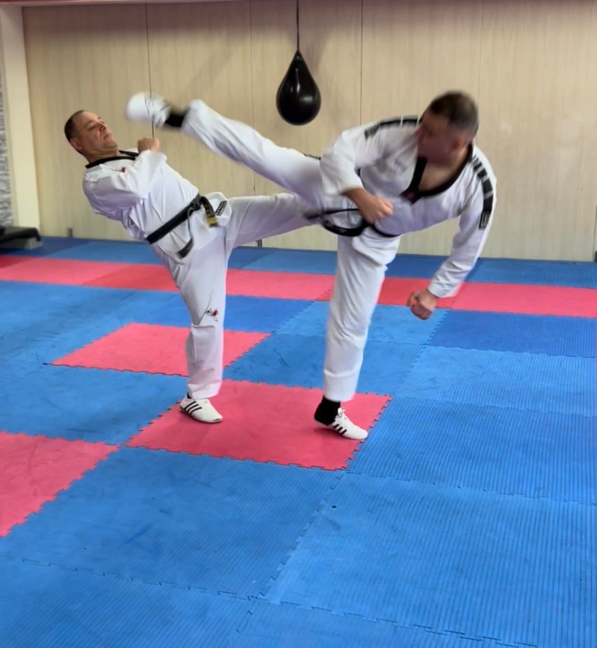 Sparring – Doppel-Kick im Taekwondo