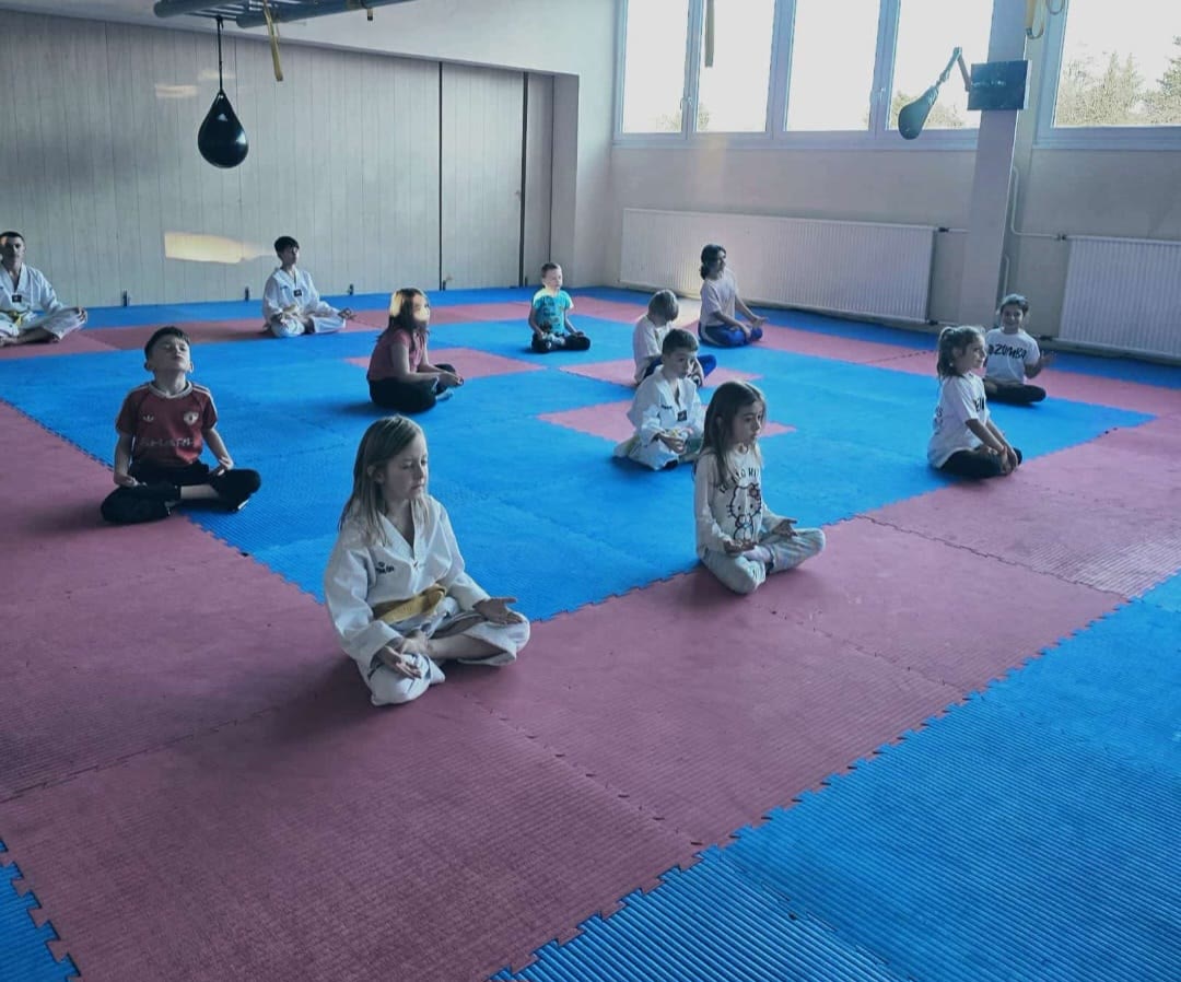 Kindertraining – Meditation auf der Matte