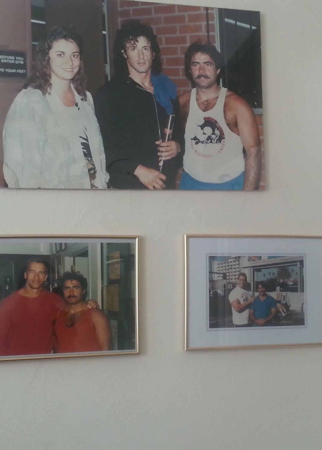Erinnerungswand mit Sylvester Stallone und Arnold Schwarzenegger